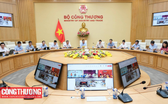 Bàn giao toàn bộ mặt bằng hành lang tuyến đường dây 500kV Lào Cai – Vĩnh Yên trong tháng 5/2025