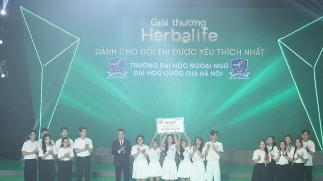 Nữ du học sinh Việt Nam cùng đội tuyển Australia vô địch sân chơi luật uy tín thế giới