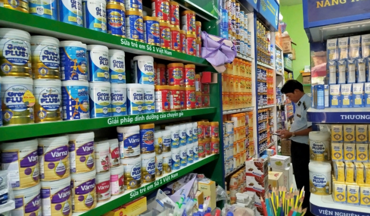 Kon Tum: Tăng cường quản lý kinh doanh thực phẩm tại khu vực biên giới