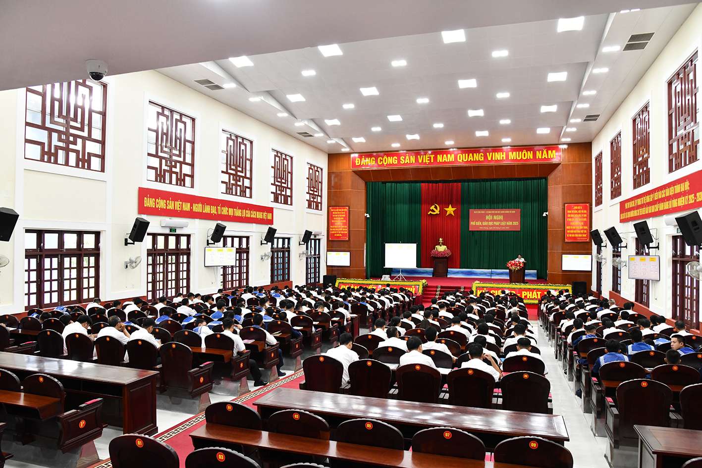 Vùng 5 Hải quân: Nâng cao kiến thức pháp luật cho cán bộ, chiến sĩ