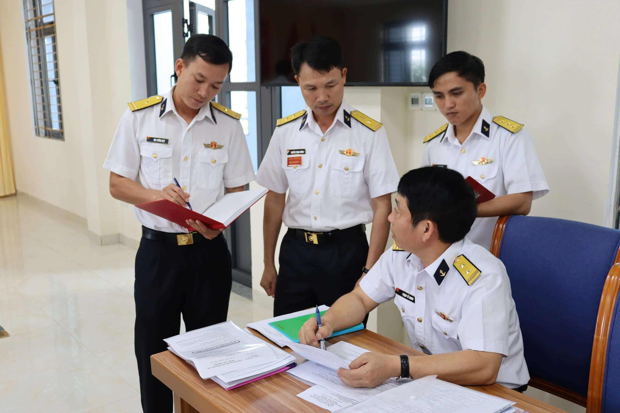 Quân chủng Hải quân kiểm tra công tác 1389 tại Lữ đoàn 175