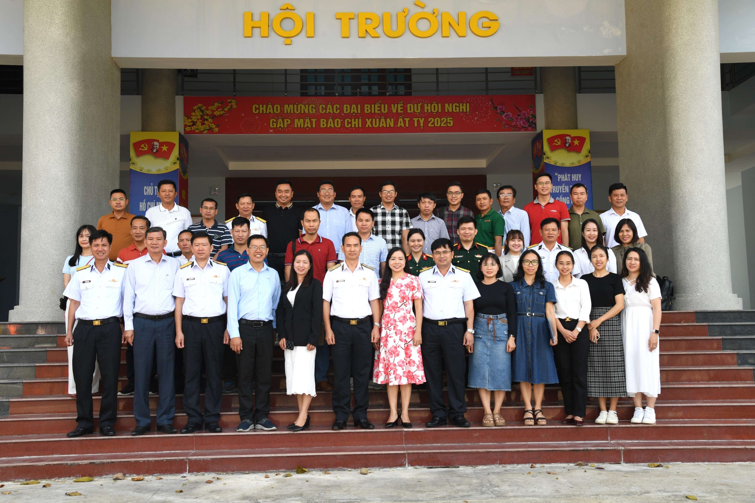 Báo chí – người bạn đồng hành của Vùng 5 Hải quân
