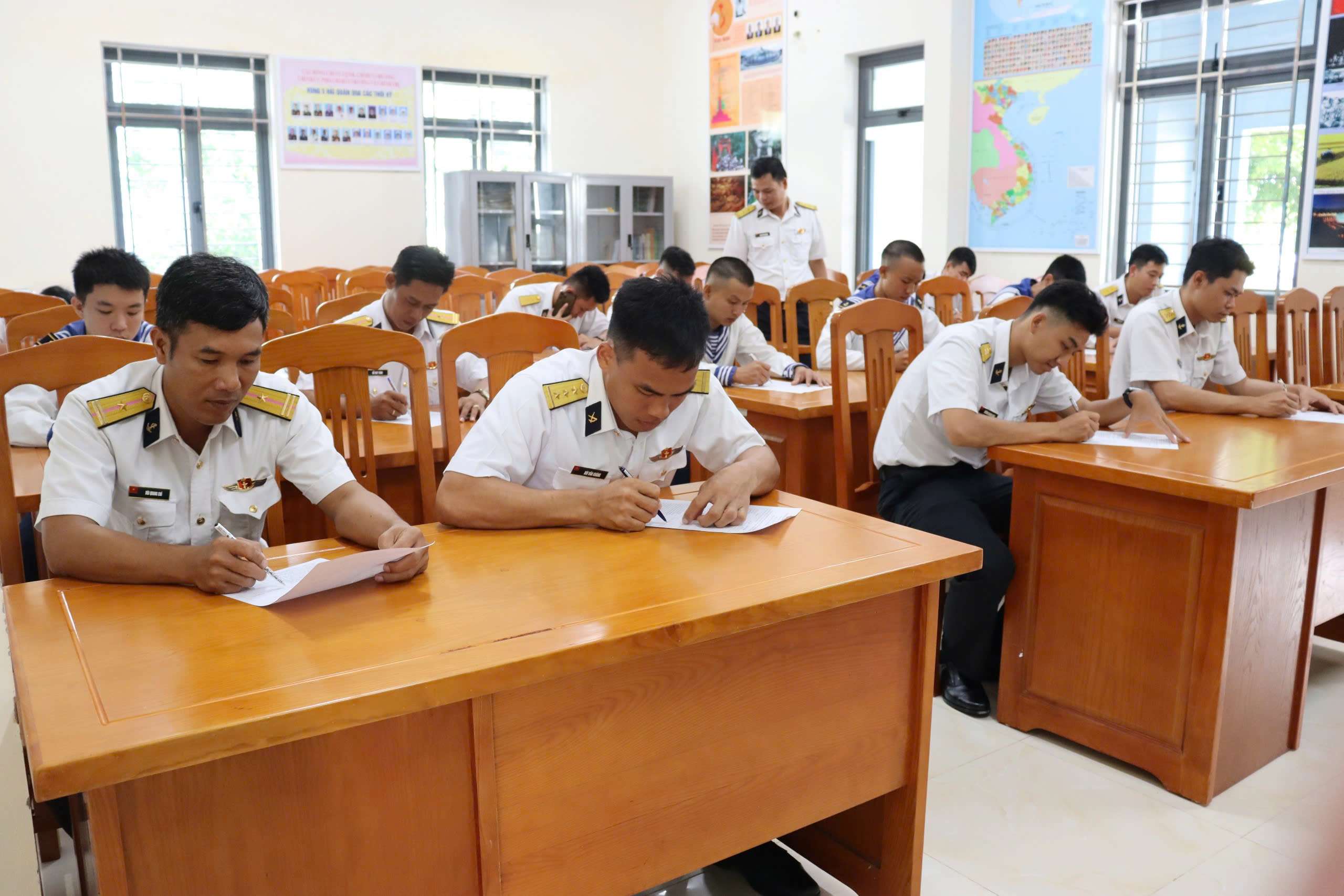 Quân chủng Hải quân kiểm tra công tác 1389 tại Lữ đoàn 175