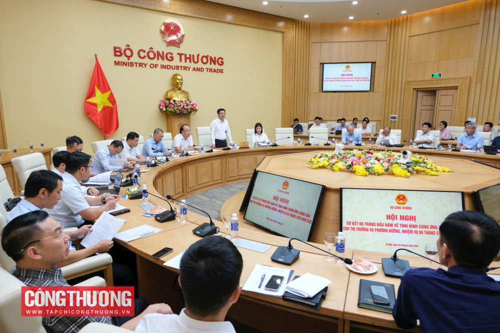 duy-tri-he-thong-kinh-doanh-xang-dau-on-dinh-hieu-qua-dam-bao-nguon-cung-cho-thi-truong_685be2c75c2f1 Bộ trưởng Nguyễn Hồng Diên chủ trì Hội nghị sơ kết 6 tháng về tình hình cung ứng xăng dầu cho thị trường và phương hướng, nhiệm vụ 6 tháng cuối năm 2025