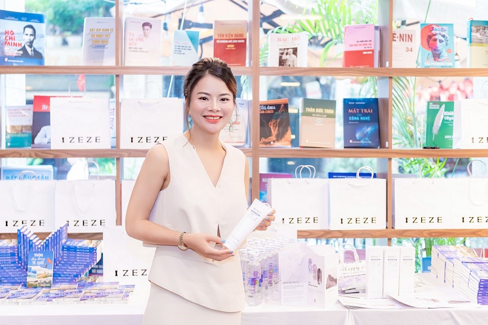 stt1131_tfim Nữ tác giả một mình đi hơn 100 quốc gia và khát vọng giới thiệu vẻ đẹp Việt Nam - ảnh 1