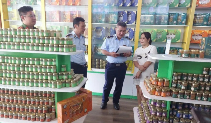 Tịch thu hơn 23.000 lọ yến chưng nghi không đạt chất lượng tại Phú Thọ