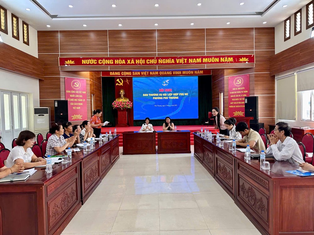 z67469706916842fb989f0f200932add06b3d3a22b7586_znfs Hội LHPN Phường Phú Thượng sẵn sàng vận hành thử nghiệm bộ máy - ảnh 1