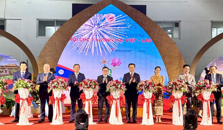 Tăng cường kết nối, thúc đẩy đầu tư, thương mại tại Hội chợ Thương mại Việt – Lào 2025