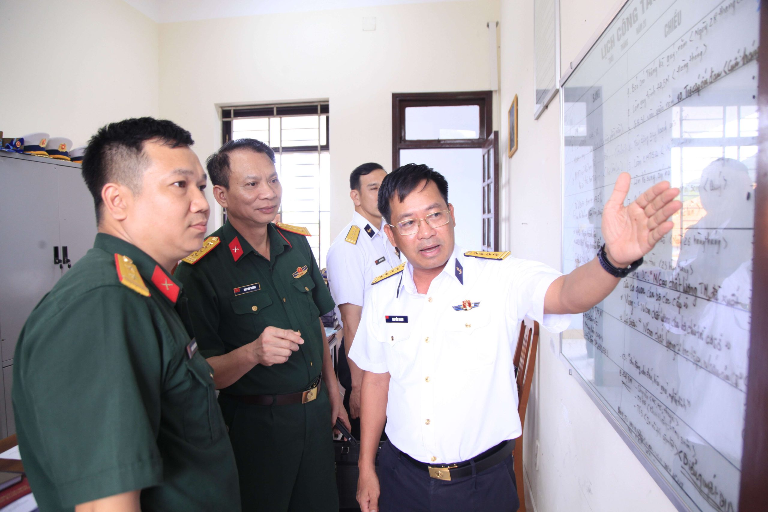 Bộ quốc phòng khảo sát thực tế kết quả quy hoạch hệ thống thiết chế văn hóa tại Vùng 4 hải quân.