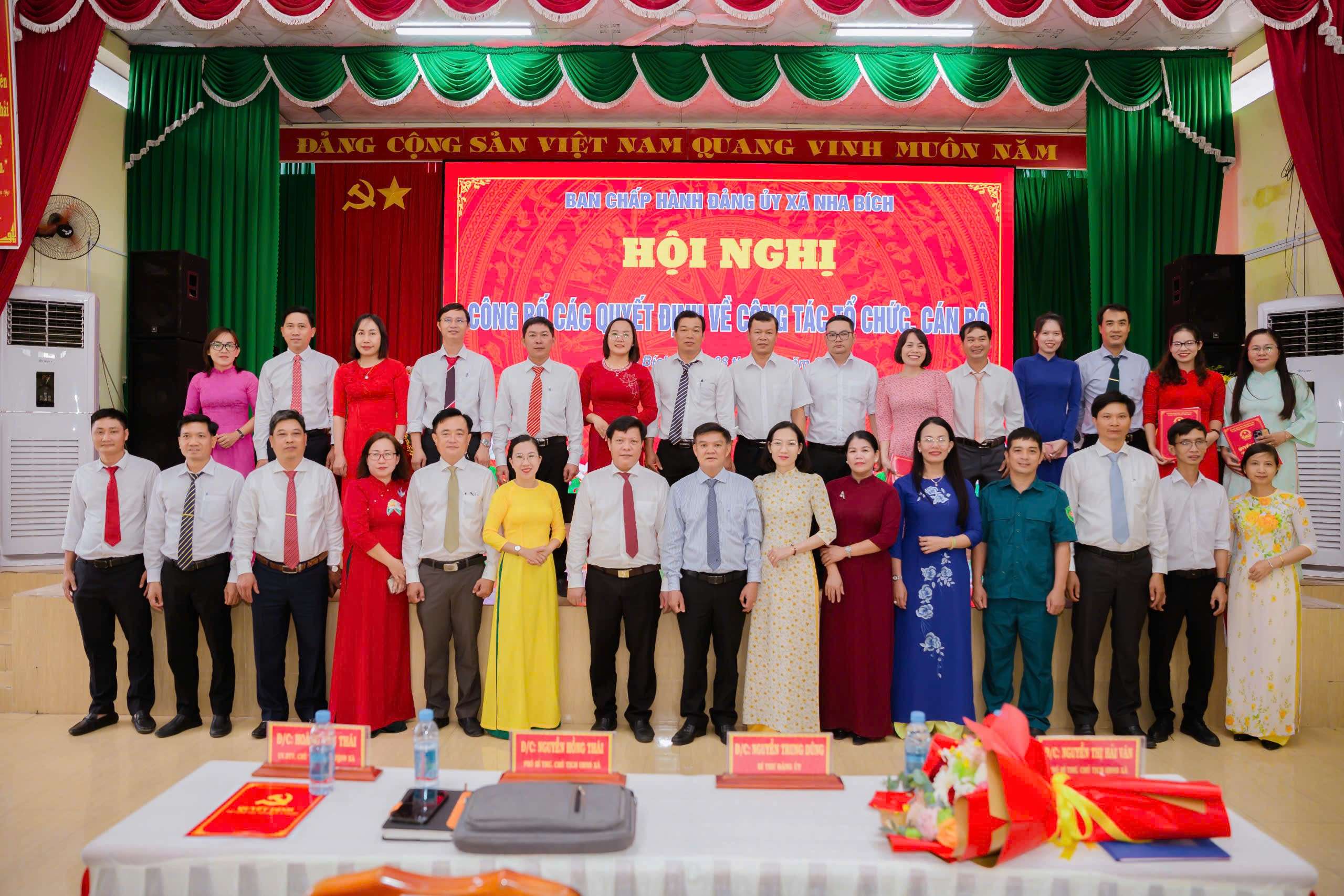 Đảng ủy-UBND xã Nha Bích, tỉnh Đồng Nai: công bố quyết định về công tác tổ chức cán bộ