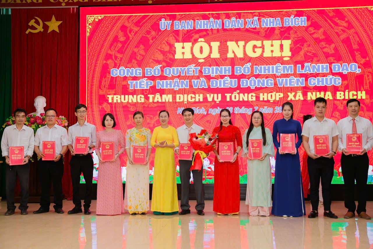 Đảng ủy-UBND xã Nha Bích, tỉnh Đồng Nai: công bố quyết định về công tác tổ chức cán bộ