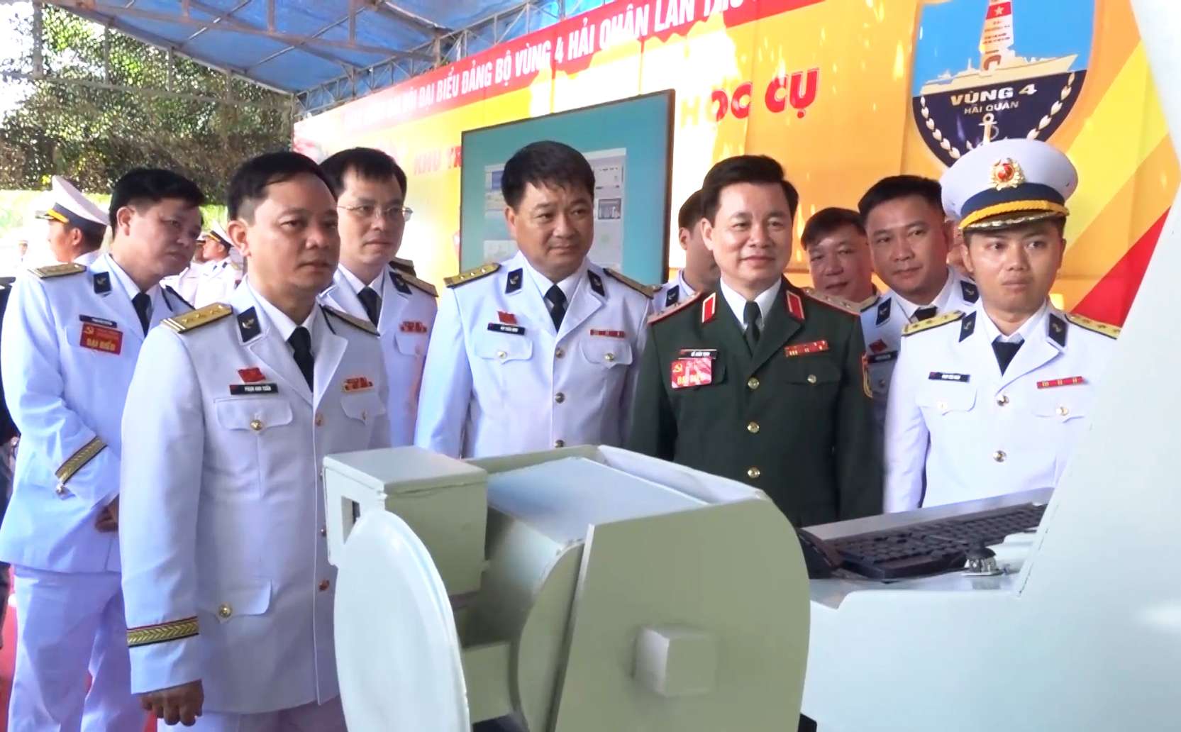 Giải pháp đột phá nâng cao hiệu quả khai thác, sử dụng trang thiết bị kỹ thuật ở vùng 4 Hải quân