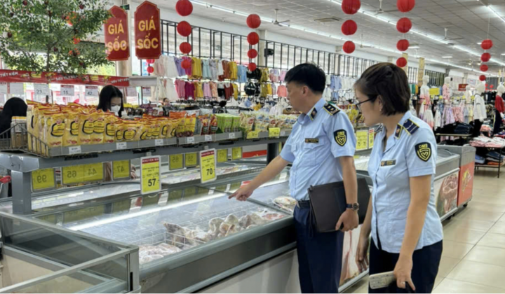Tăng cường kiểm soát thị trường, chủ động giải pháp đảm bảo nguồn cung hàng hóa thiết yếu ứng phó bão số 3 WIPHA