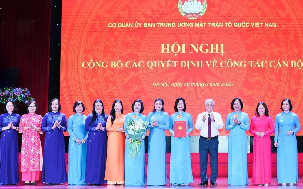 bia_1_vzry Thành lập Ban Công tác phụ nữ thuộc Cơ quan Ủy ban Trung ương Mặt trận Tổ quốc Việt Nam - ảnh 1