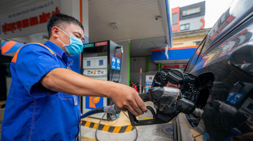 Cả nước hiện có 33 thương nhân xăng dầu đầu mối, 258 thương nhân phân phối và 1 tổng đại lý từ 2 tỉnh trở lên đang hoạt động