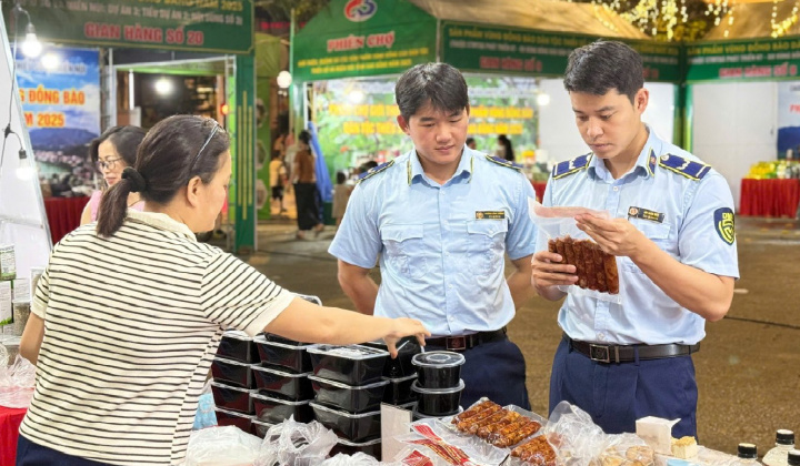 Bộ trưởng Bộ Công Thương chỉ đạo tăng cường quản lý an toàn thực phẩm trong sản xuất, kinh doanh thực phẩm