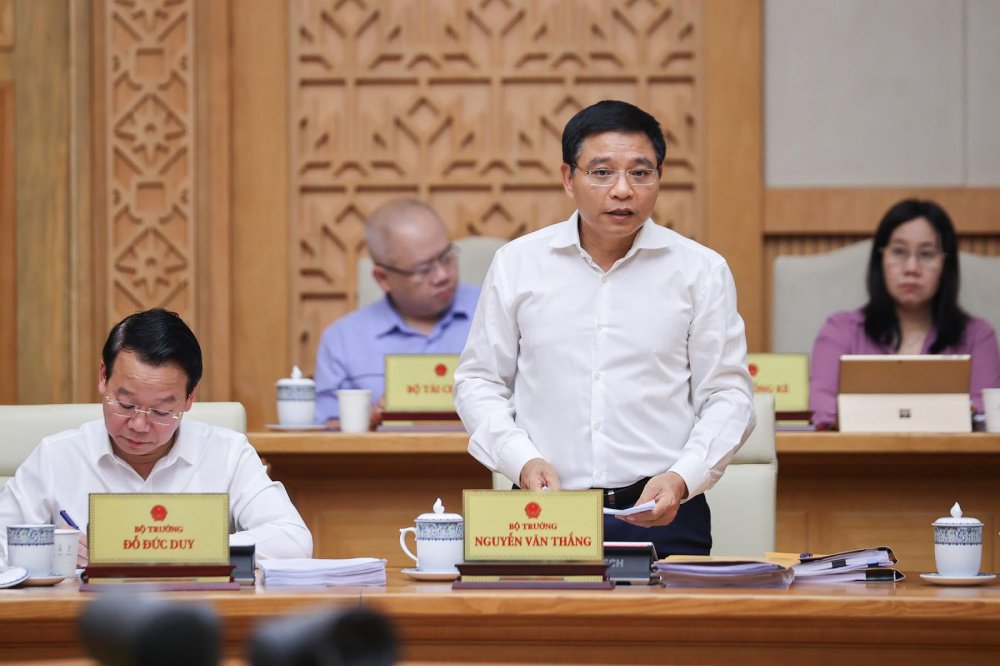 dong-luc-dua-kinh-te-viet-nam-tang-truong-nguoc-chieu-voi-trien-vong-suy-giam-toan-cau_6866457ee1ec9 Bộ trưởng Bộ Tài chính Nguyễn Văn Thắng cho biết, ước số liệu đến hết tháng 6, tốc độ tăng trưởng GDP 6 tháng có thể cao hơn 0,2 - 0,3% so với dự báo - Ảnh: VGP