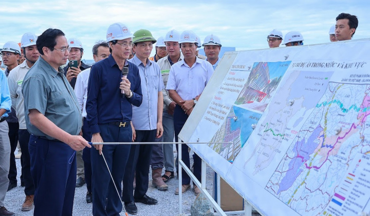 Thủ tướng Chính phủ kiểm tra các dự án cao tốc, sân bay, cảng biển tại Quảng Trị
