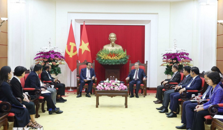 Tập đoàn Adani (Ấn Độ) cam kết đầu tư dài hạn tại Việt Nam với tổng số vốn lên đến 10 tỷ USD