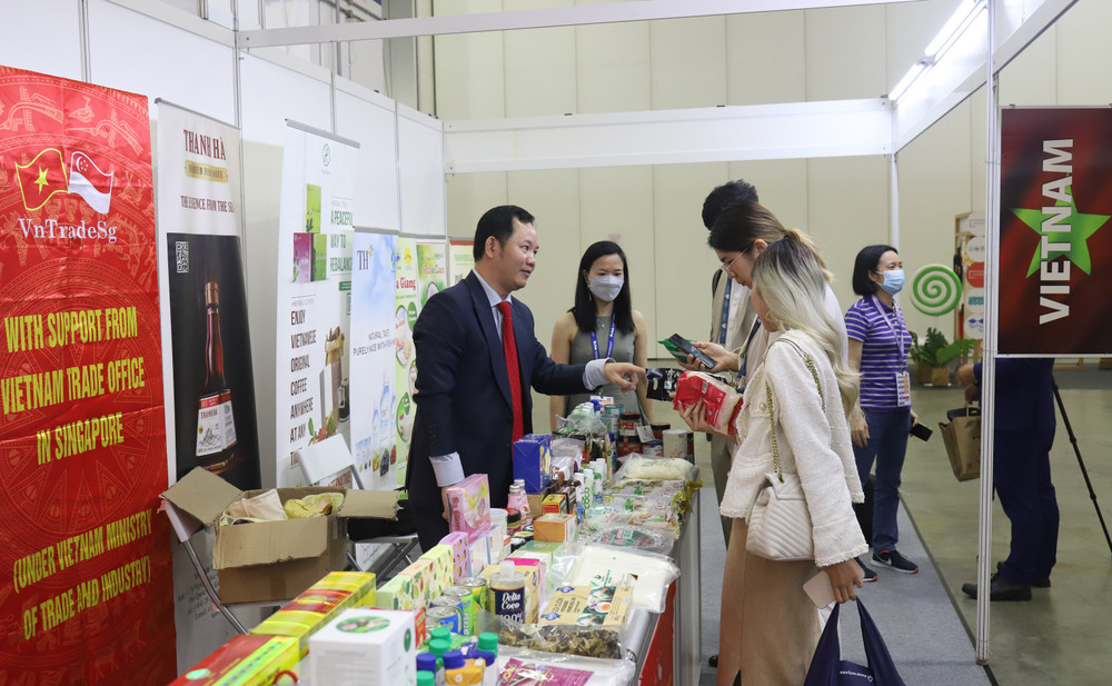 viet-nam-duy-tri-vi-tri-doi-tac-thuong-mai-hang-dau-cua-singapore_688302dfd6a19 thương mại