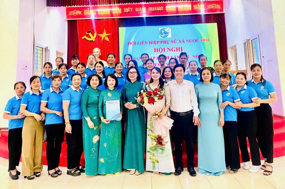 xa_jcrm Hội LHPN xã Ngọc Hồi, TP Hà Nội: Công bố các quyết định về công tác cán bộ và tổ chức Hội - ảnh 1