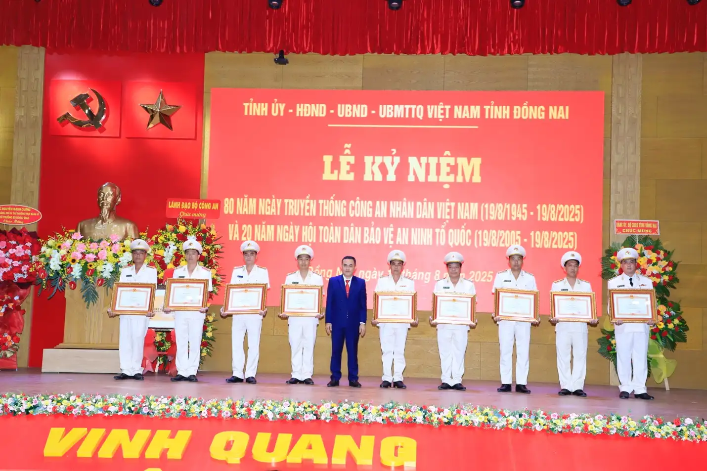 Đồng Nai: Nhiều tập thể, cá nhân xuất sắc được vinh danh tại Lễ kỷ niệm 80 năm Ngày truyền thống Công an Nhân dân và 20 năm Ngày hội Toàn dân bảo vệ an ninh Tổ quốc
