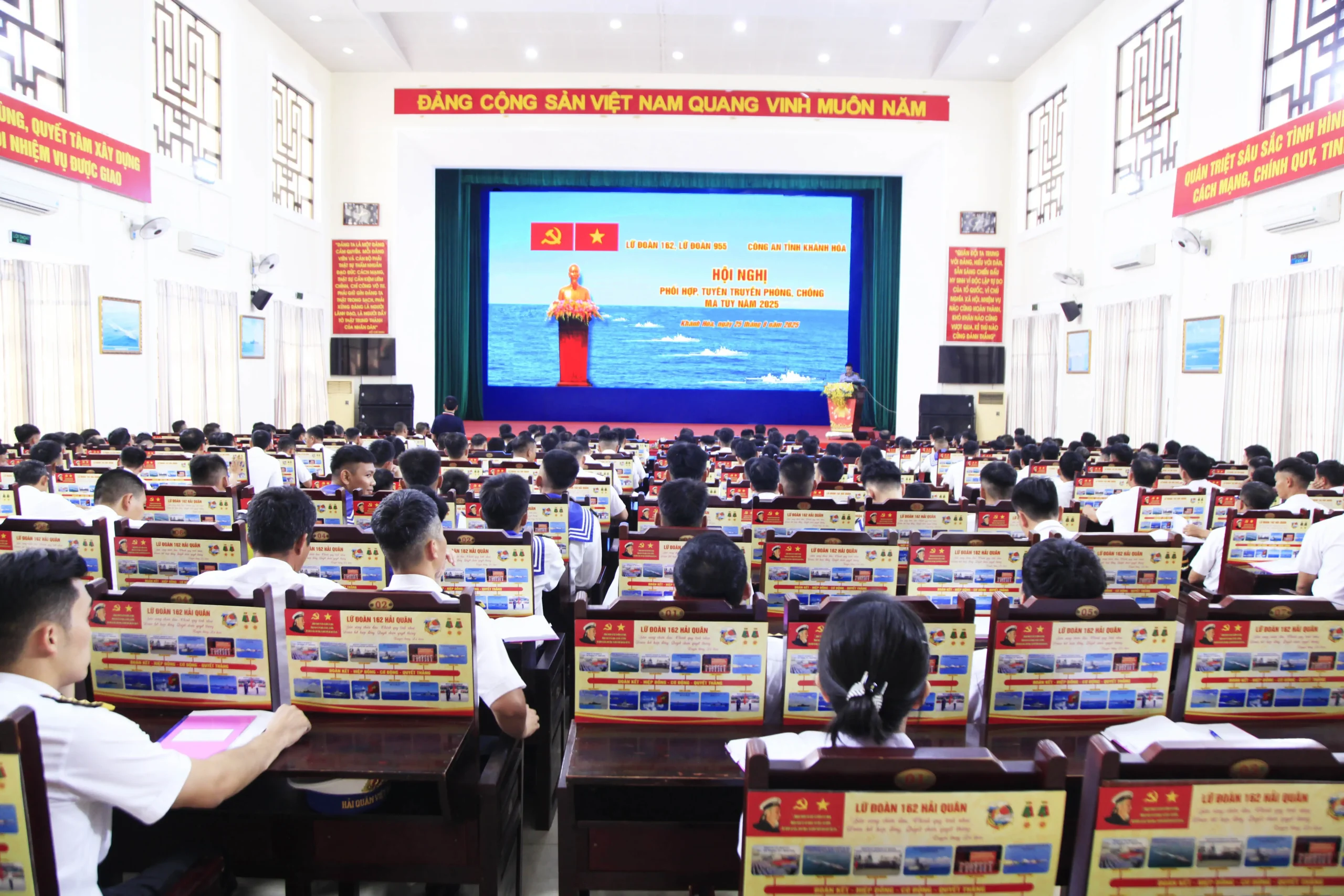 Các đơn vị Vùng 4 Hải quân phối hợp tuyên truyền phòng, chống ma tuý năm 2025