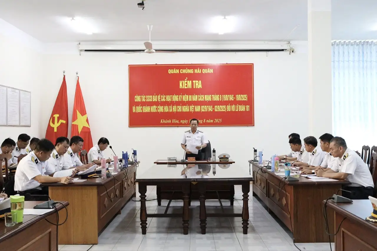 Quân chủng Hải quân kiểm tra công tác SSCĐ tại Lữ đoàn 101