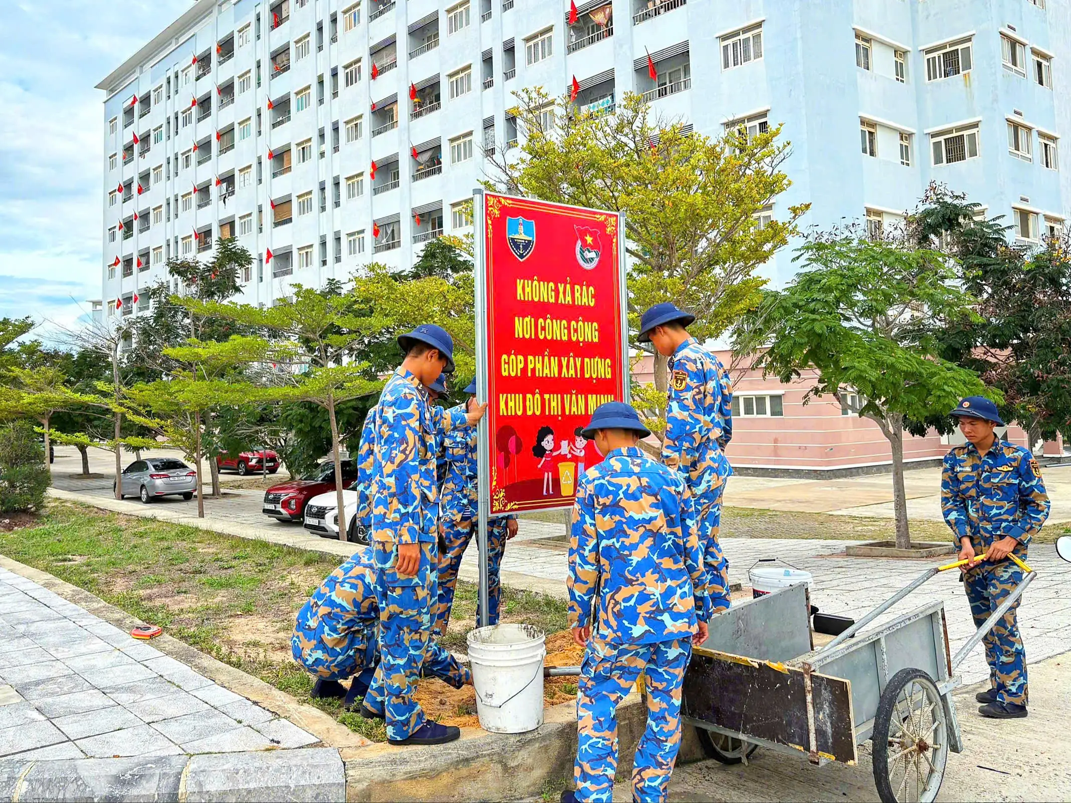 Tuổi trẻ Tiểu đoàn 458 tổ chức “Ngày thứ 7 tình nguyện”.