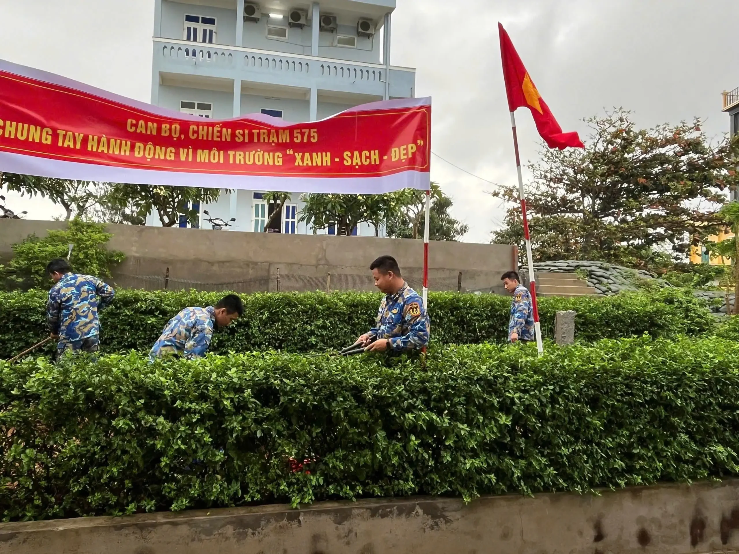 Sôi nổi ngày “Thứ Bảy tình nguyện” tại Trung đoàn 451