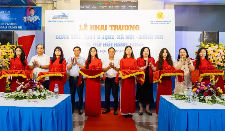 Chính thức khai trương đoàn tàu khách cao cấp JQB1/JQB2 trên tuyến Hà Nội – Đồng Hới