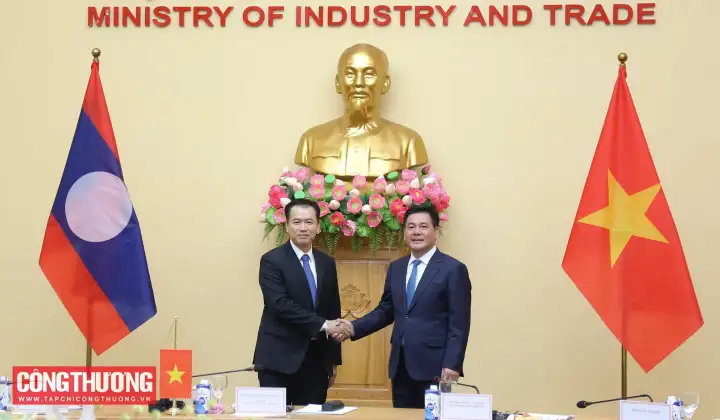 Tăng cường kết nối, tạo nền tảng vững chắc phát triển hợp tác Việt Nam – Lào lên tầm cao mới