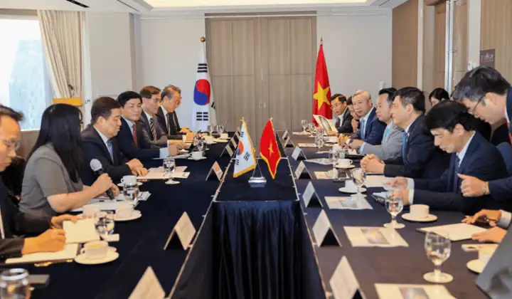 Bộ trưởng Nguyễn Hồng Diên làm việc với các tập đoàn Hàn Quốc, thúc đẩy hợp tác công nghiệp, năng lượng song phương