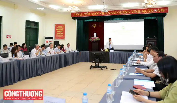Bộ trưởng Nguyễn Hồng Diên làm việc với Viện Công nghiệp Thực phẩm