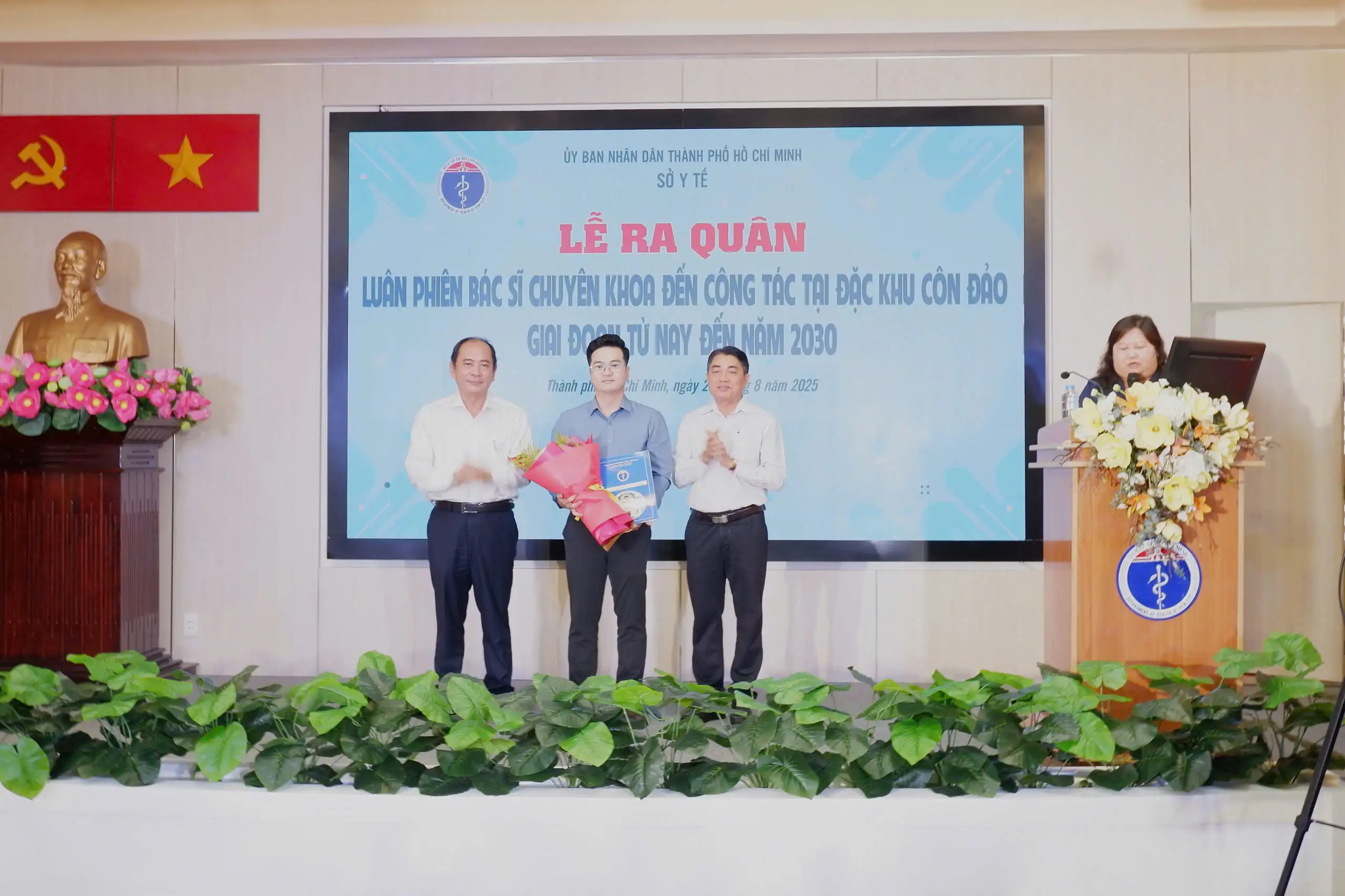 Tuổi trẻ không chọn an nhàn, bác sĩ 9X tình nguyện ra Côn Đảo phục vụ