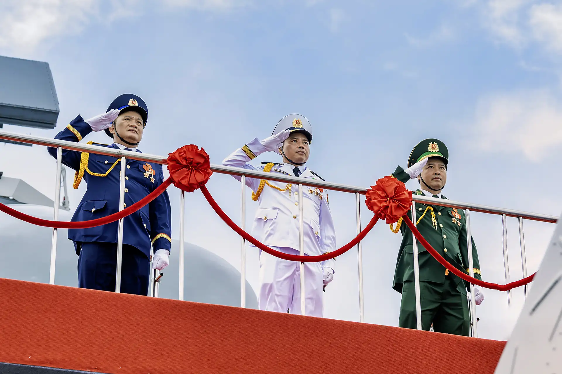 Toàn cảnh lễ diễu binh trên biển lần đầu tiên trong lịch sử