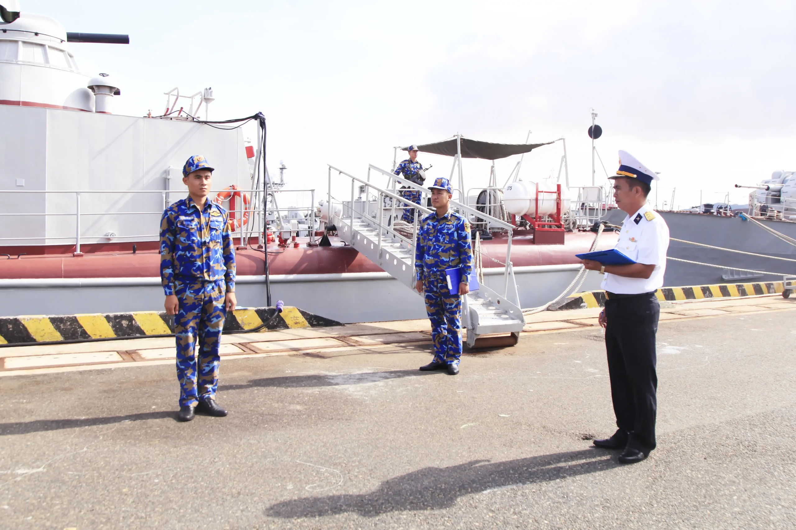 Lữ đoàn 162 đổi mới trong kiểm tra, nâng cao chất lượng xây dựng đơn vị vững mạnh toàn diện “mẫu mực, tiêu biểu”