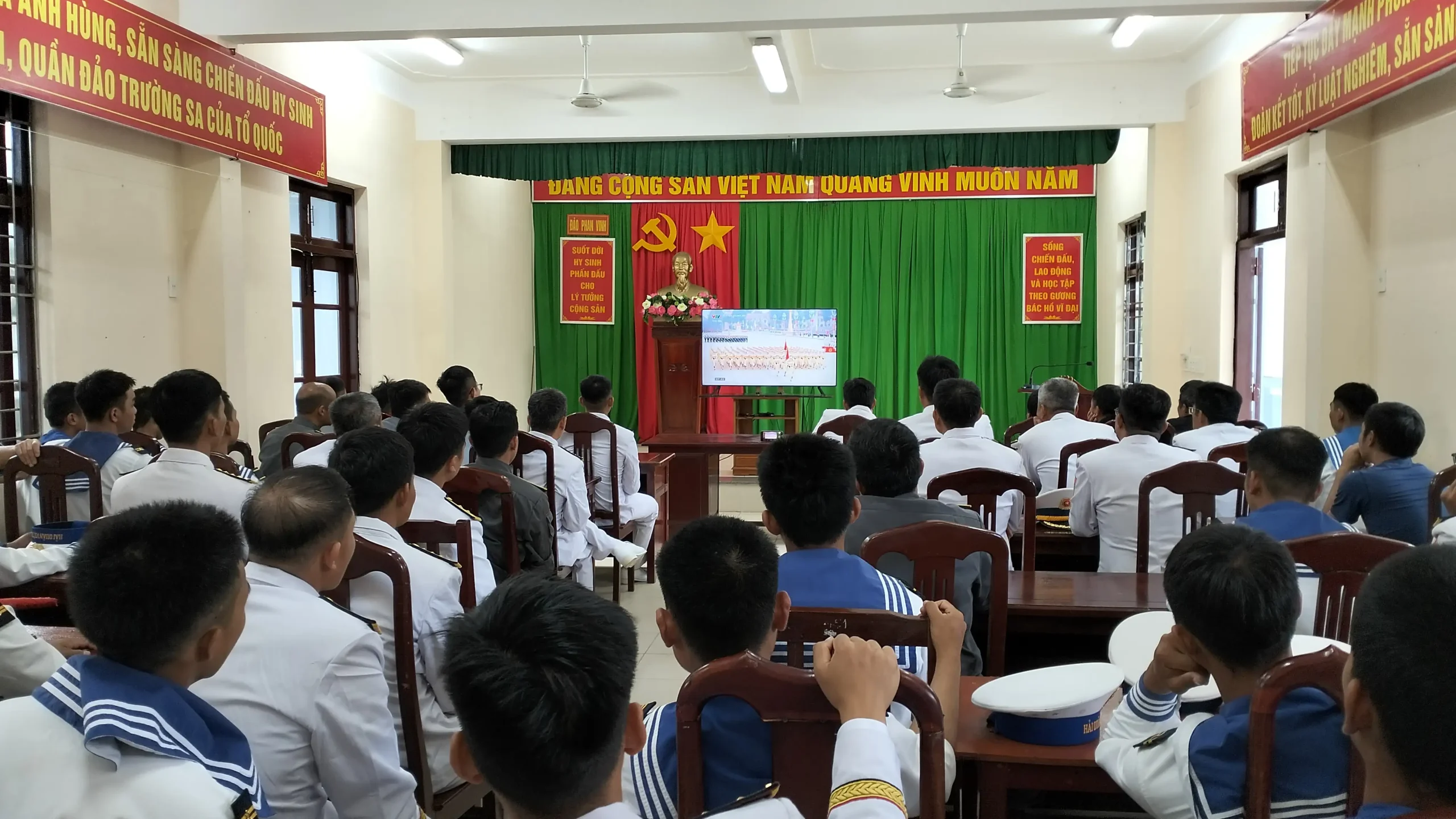 Trường Sa, hòa chung niềm vui Quốc khánh cùng cả nước