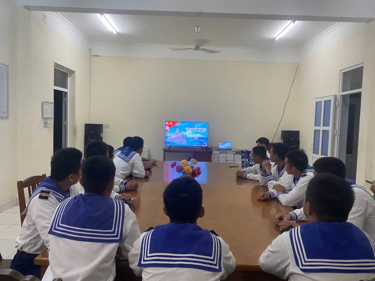 Vùng 4 Hải quân sôi nổi hưởng ứng cuộc thi trực tuyến tìm hiểu về truyền thống 50 năm thành lập Vùng 4