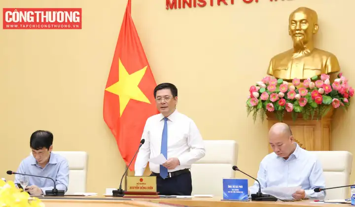 Bộ trưởng Nguyễn Hồng Diên: Giữ vững đà tăng trưởng, tổng kim ngạch xuất nhập khẩu năm 2025 có thể đạt 800 tỷ USD