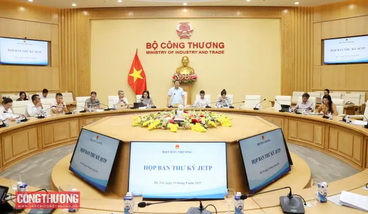 Huy động nguồn lực thực hiện chuyển đổi năng lượng công bằng, triển khai Nghị quyết số 70-NQ/TW