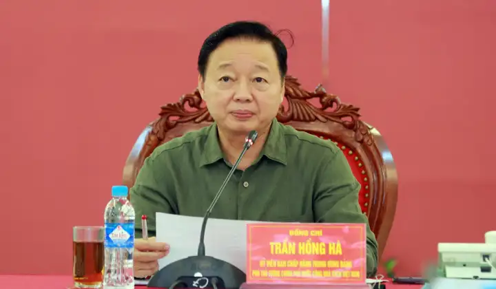 Khẩn trương khắc phục hậu quả bão số 10, ứng phó với lũ lụt, sạt lở sau bão