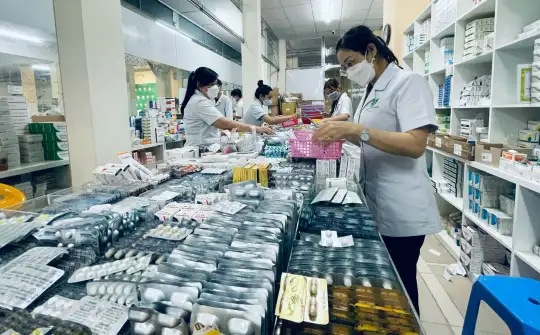 Hà Nội đẩy mạnh kiểm tra, giám sát công tác đảm bảo cung ứng và sử dụng thuốc tại các bệnh viện công lập