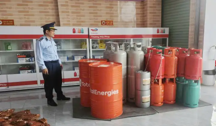 Quản lý thị trường Đồng Tháp: Xử phạt gần 220 triệu đồng doanh nghiệp vi phạm kinh doanh khí