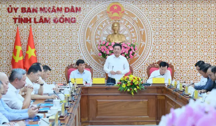 Bộ trưởng Nguyễn Hồng Diên: Lâm Đồng cần tập trung phát triển năng lượng tái tạo để trở thành trung tâm năng lượng quốc gia