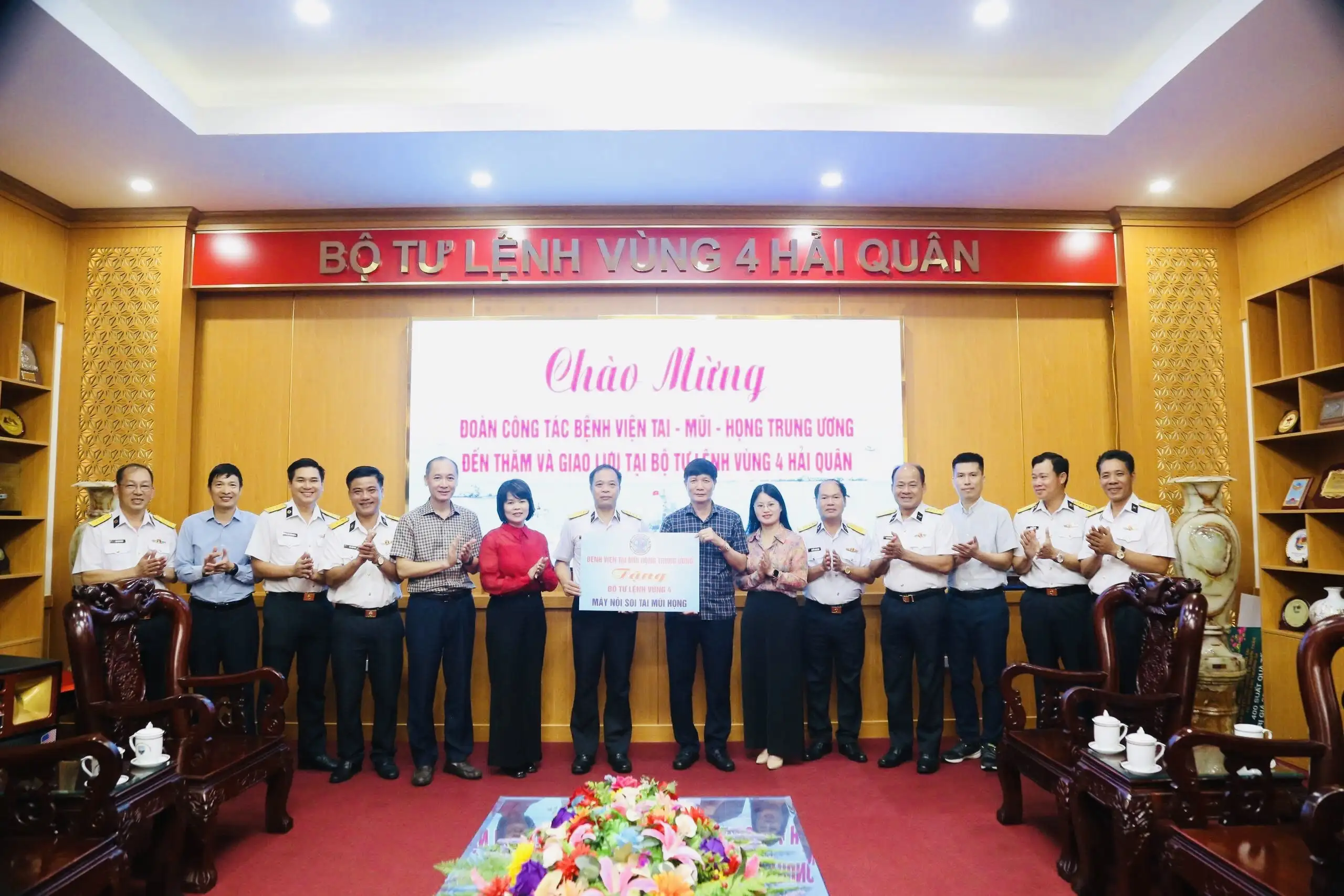 Bộ Tư lệnh Vùng 4 Hải quân tiếp đón đoàn công tác của Bệnh viện Tai – Mũi – Họng Trung ương