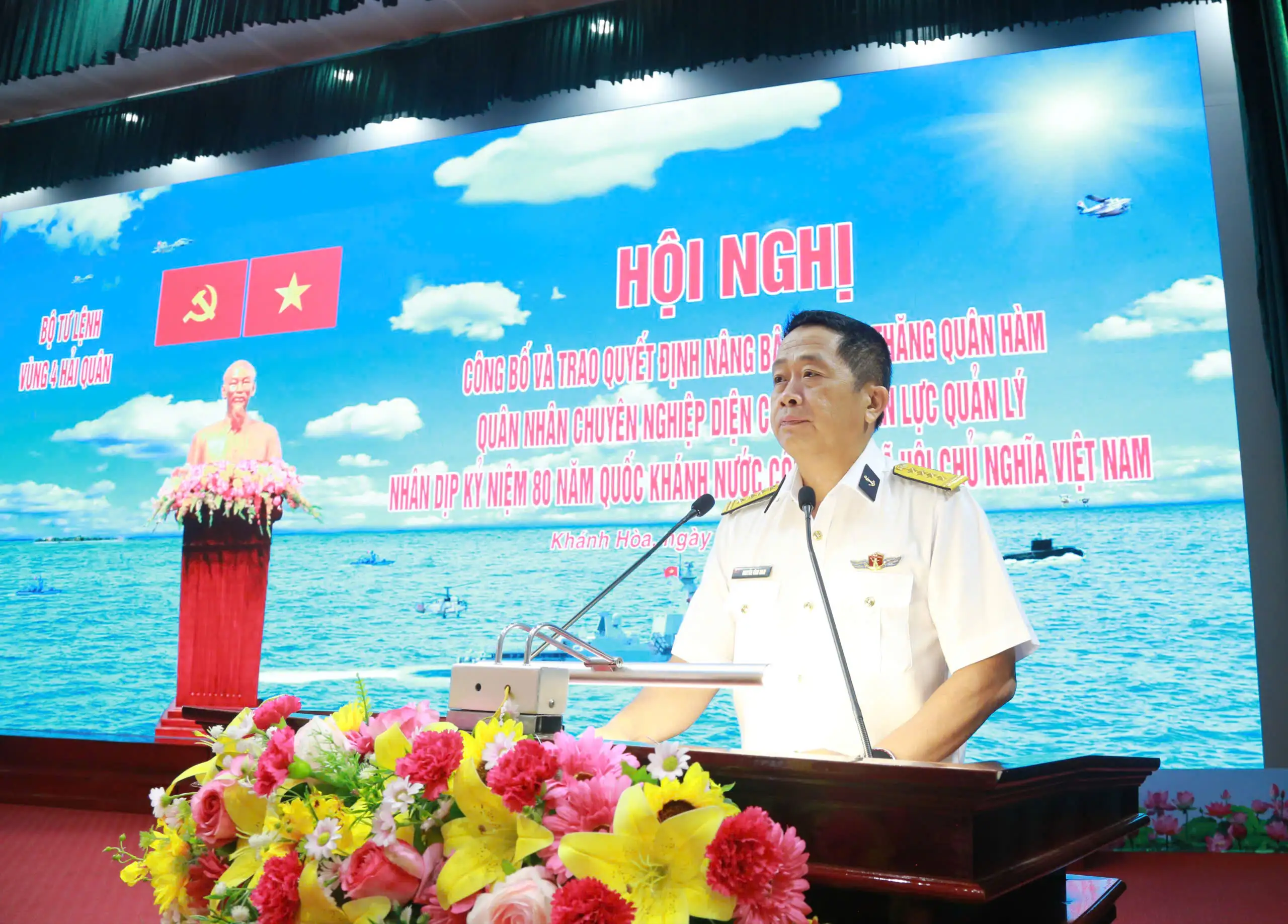 Vùng 4 Hải quân tổ chức hội nghị công bố và trao quyết định nâng bậc lương, thăng quân hàm quân nhân chuyên nghiệp