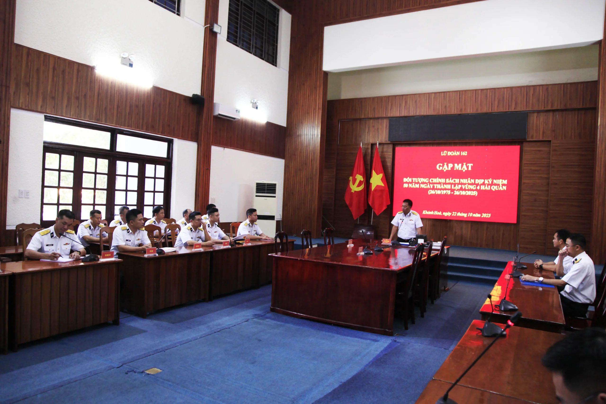 Lữ đoàn 162 gặp mặt đối tượng chính sách nhân kỷ niệm 50 năm ngày thành lập Vùng 4 Hải quân