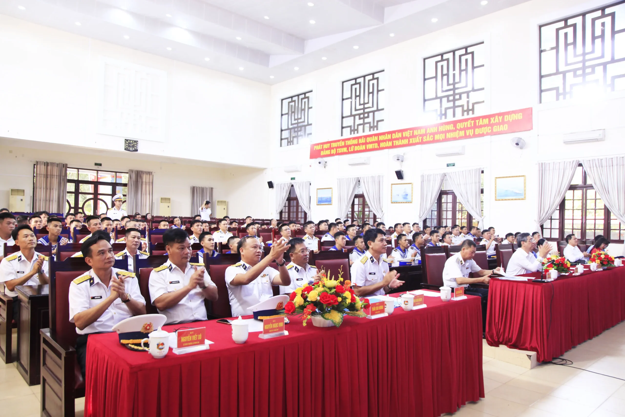 Khánh thành nhiều công trình ý nghĩa chào mừng kỷ niệm 50 năm ngày truyền thống Vùng 4 Hải quân anh hùng