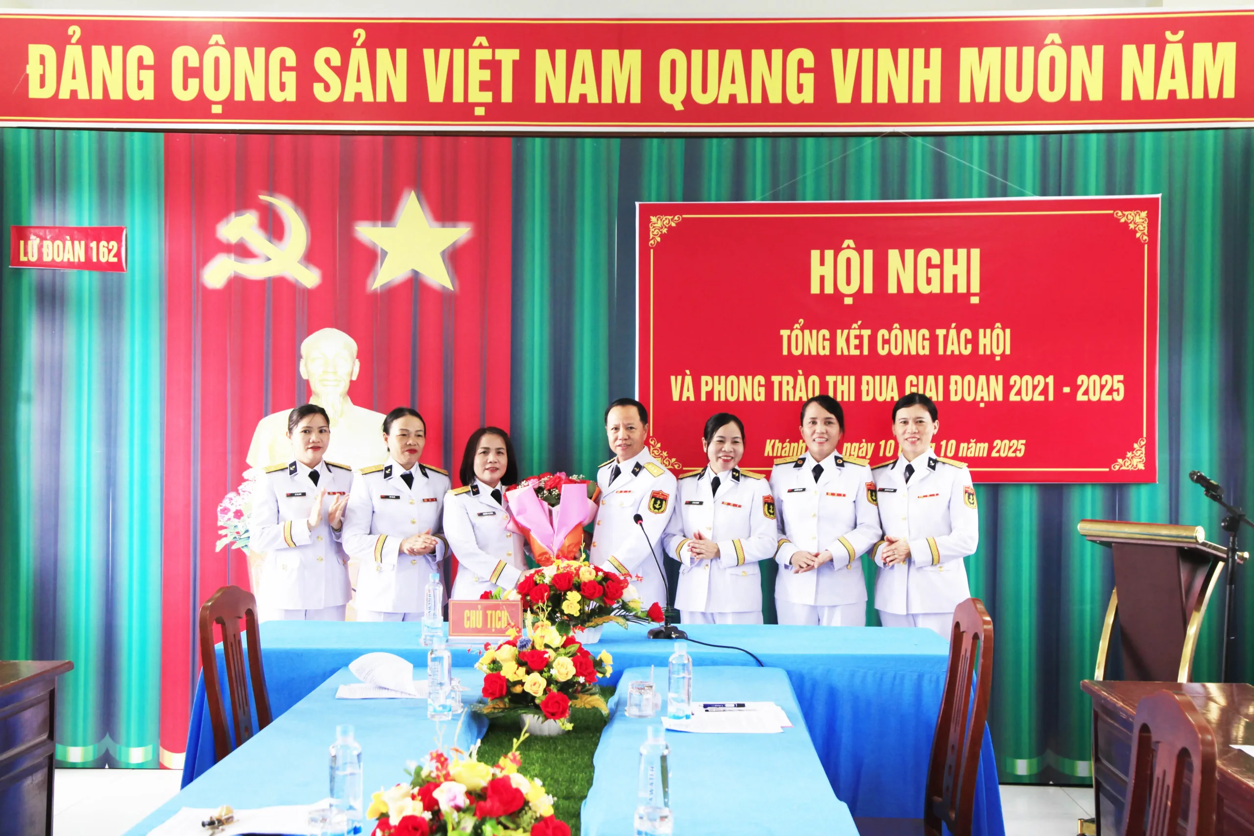 Phụ nữ Lữ đoàn 162 giỏi việc nước, đảm việc nhà xứng danh bộ đội Cụ Hồ.